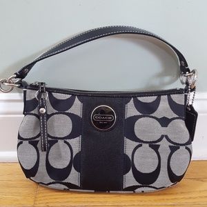 Coach Signature Crossbody/Purse in black